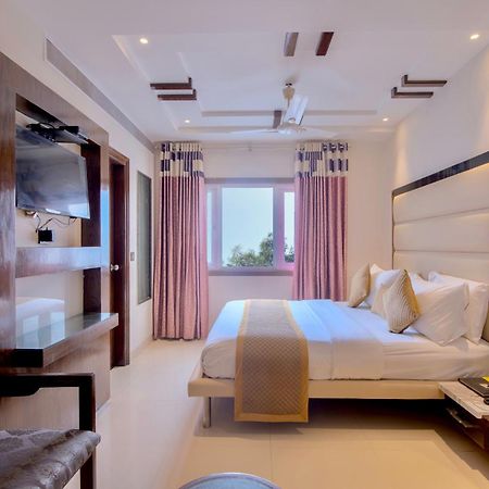 Empire Suites, Új-Delhi Kültér fotó