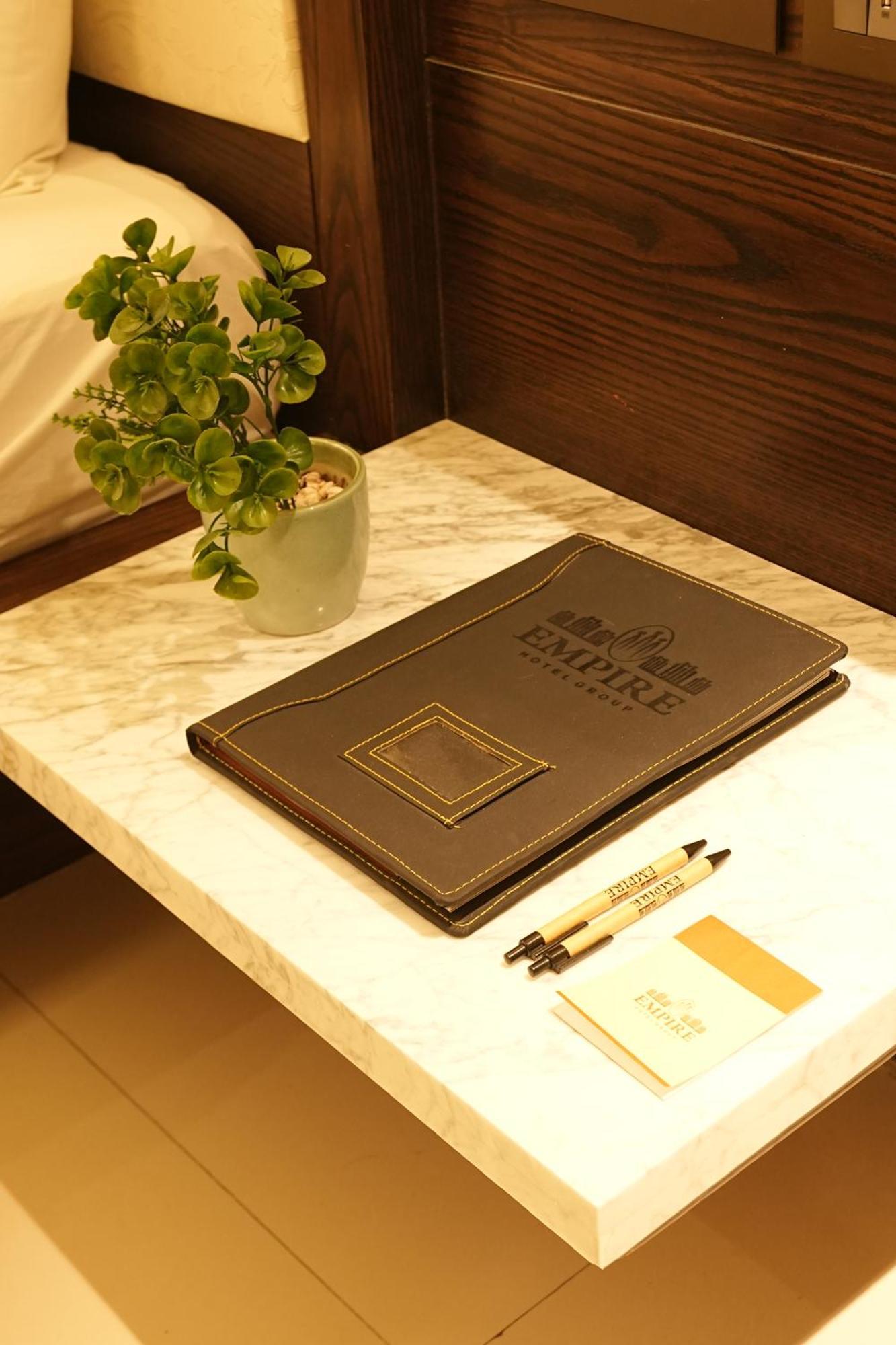 Empire Suites, Új-Delhi Kültér fotó