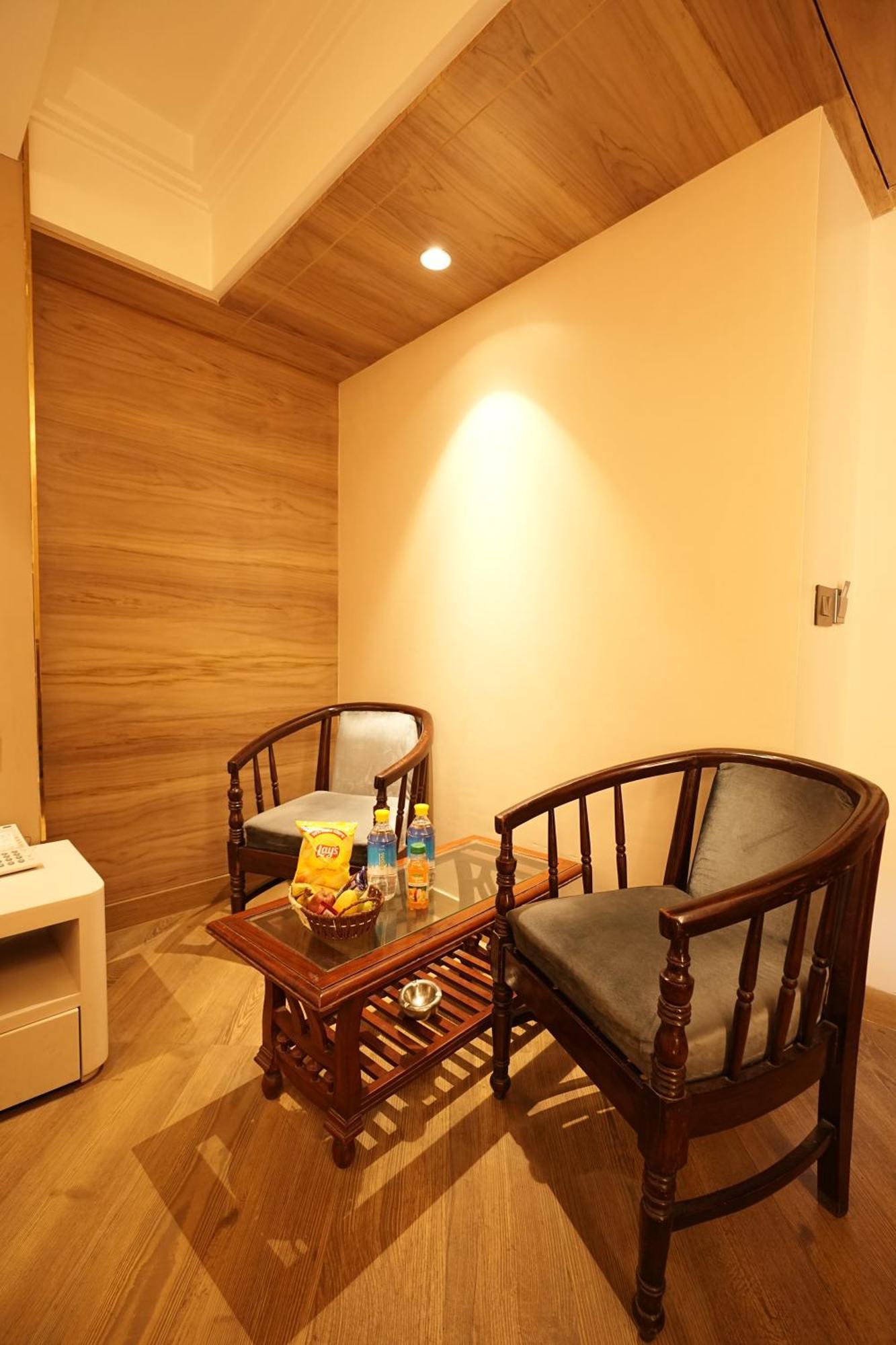 Empire Suites, Új-Delhi Kültér fotó