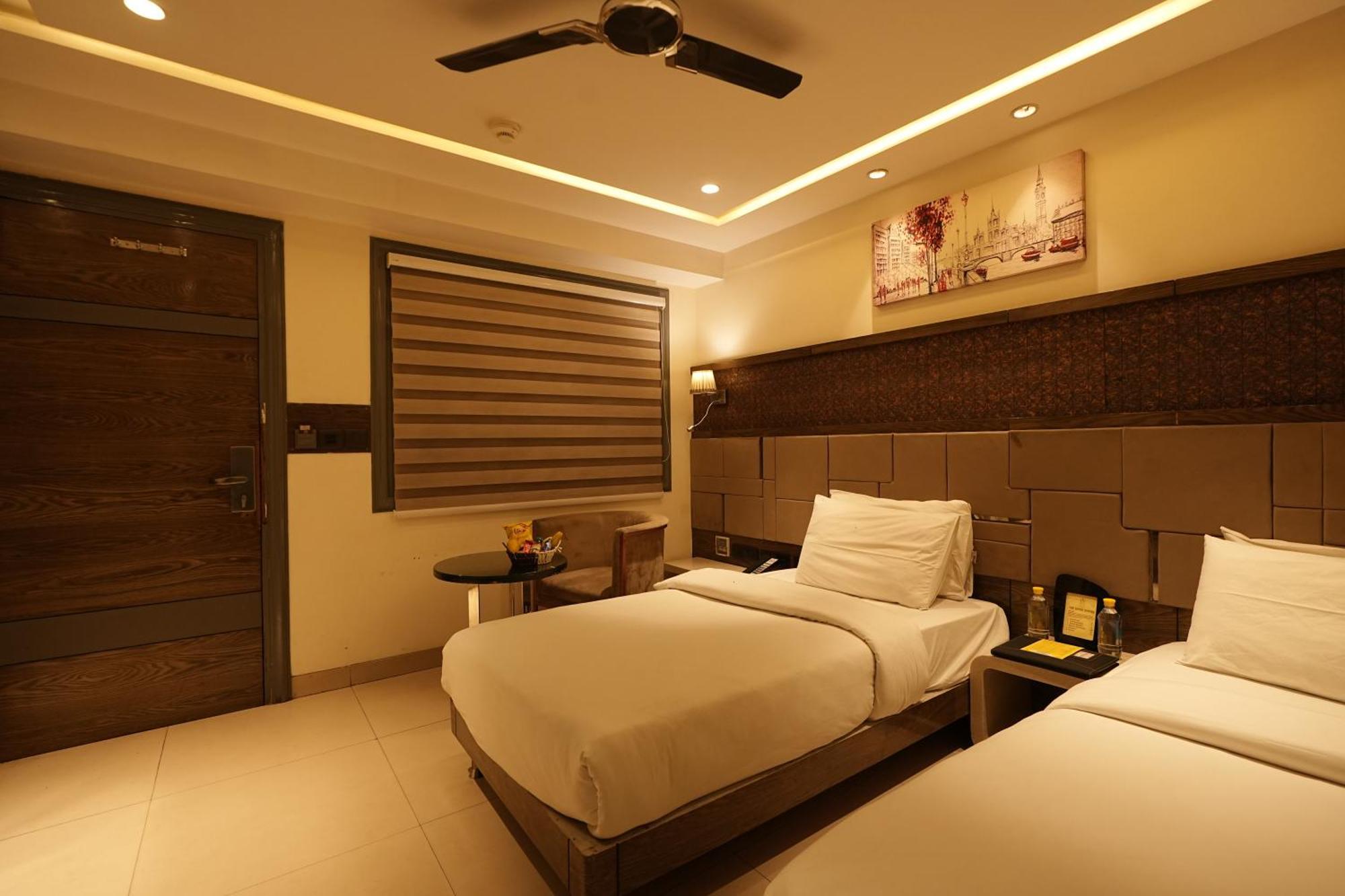 Empire Suites, Új-Delhi Kültér fotó
