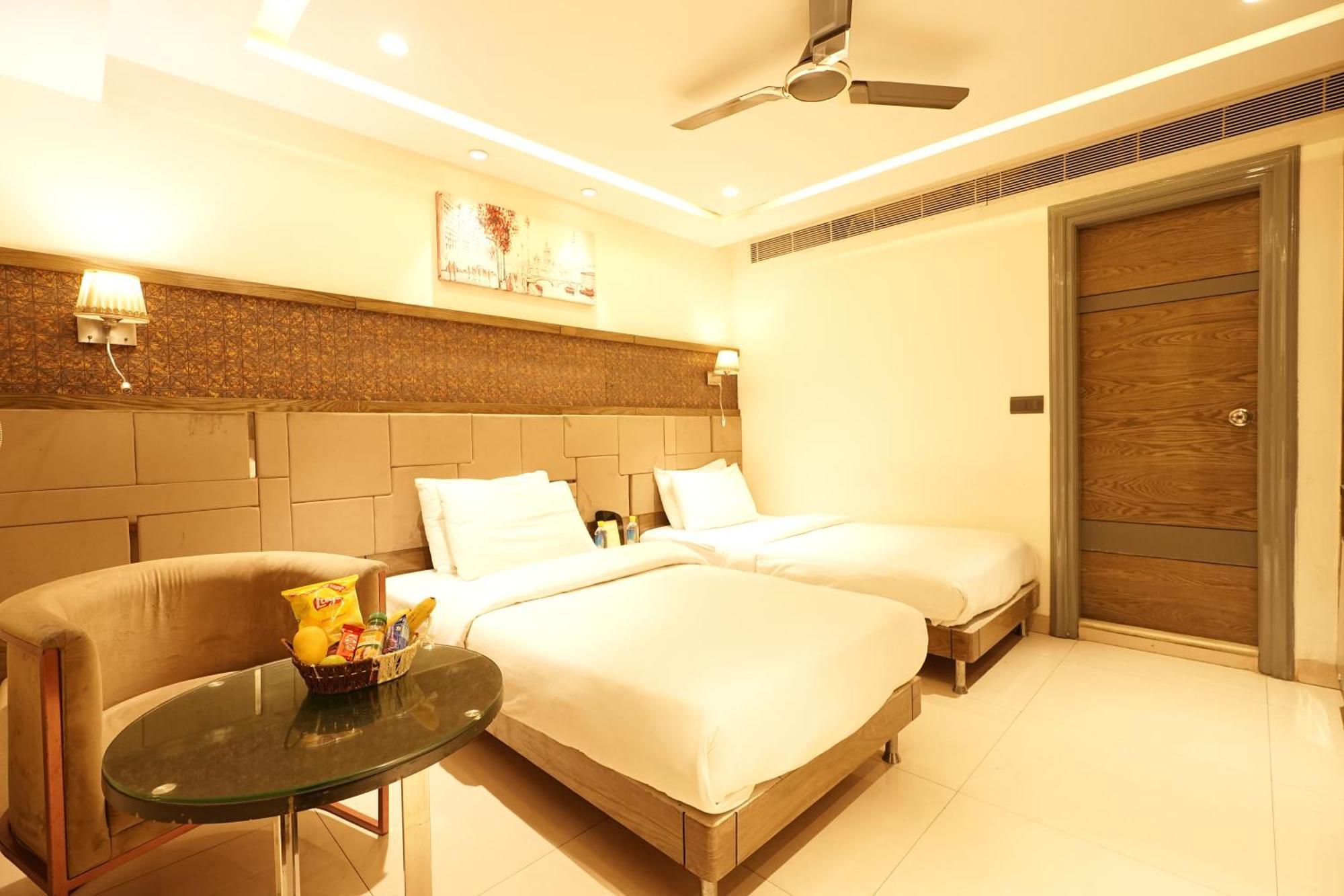 Empire Suites, Új-Delhi Kültér fotó