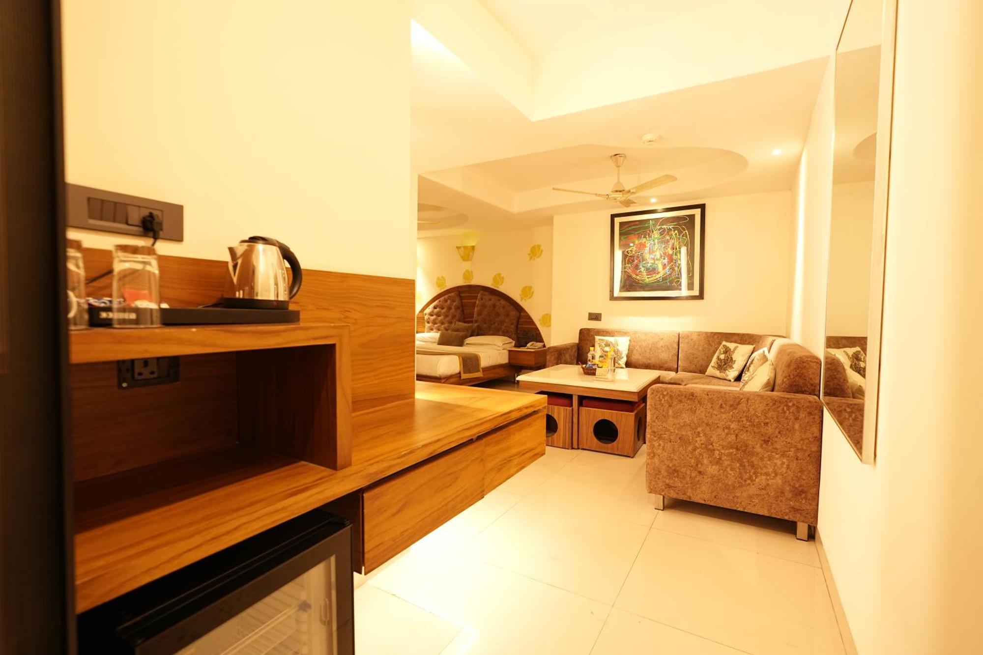 Empire Suites, Új-Delhi Kültér fotó