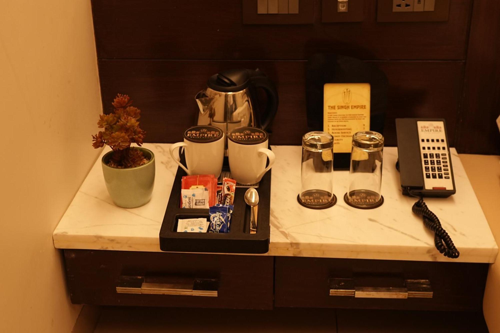 Empire Suites, Új-Delhi Kültér fotó