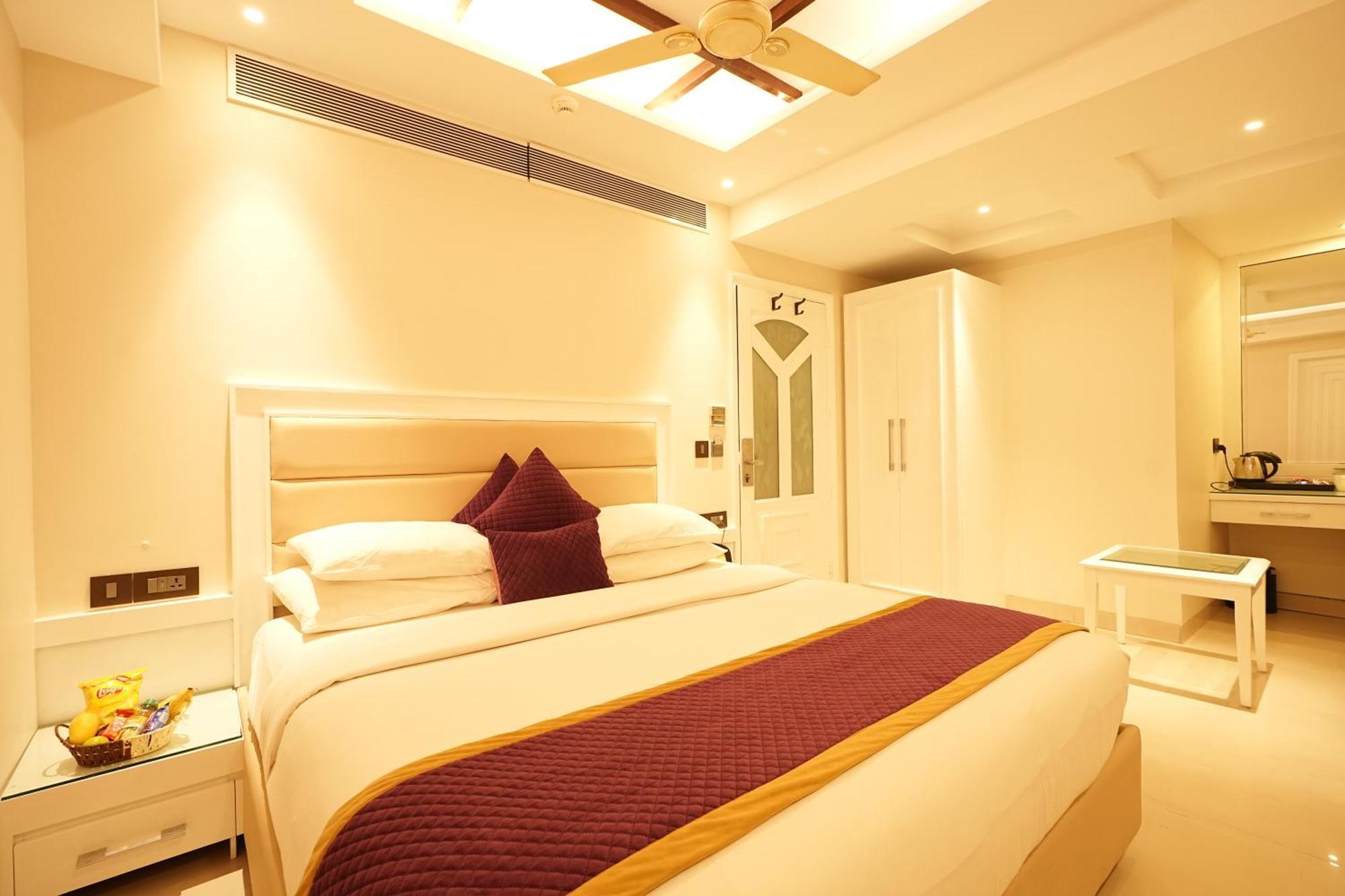 Empire Suites, Új-Delhi Kültér fotó