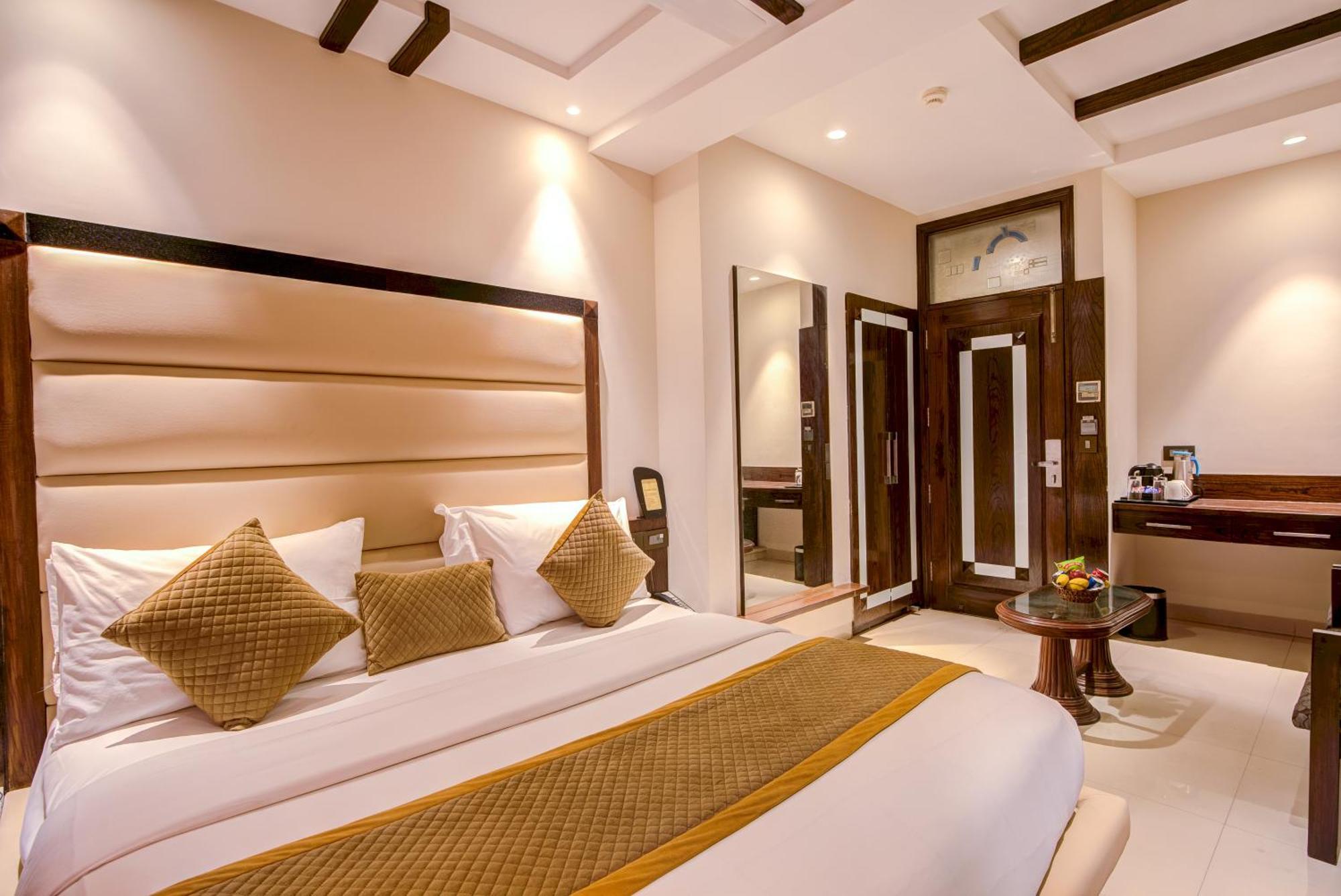 Empire Suites, Új-Delhi Kültér fotó