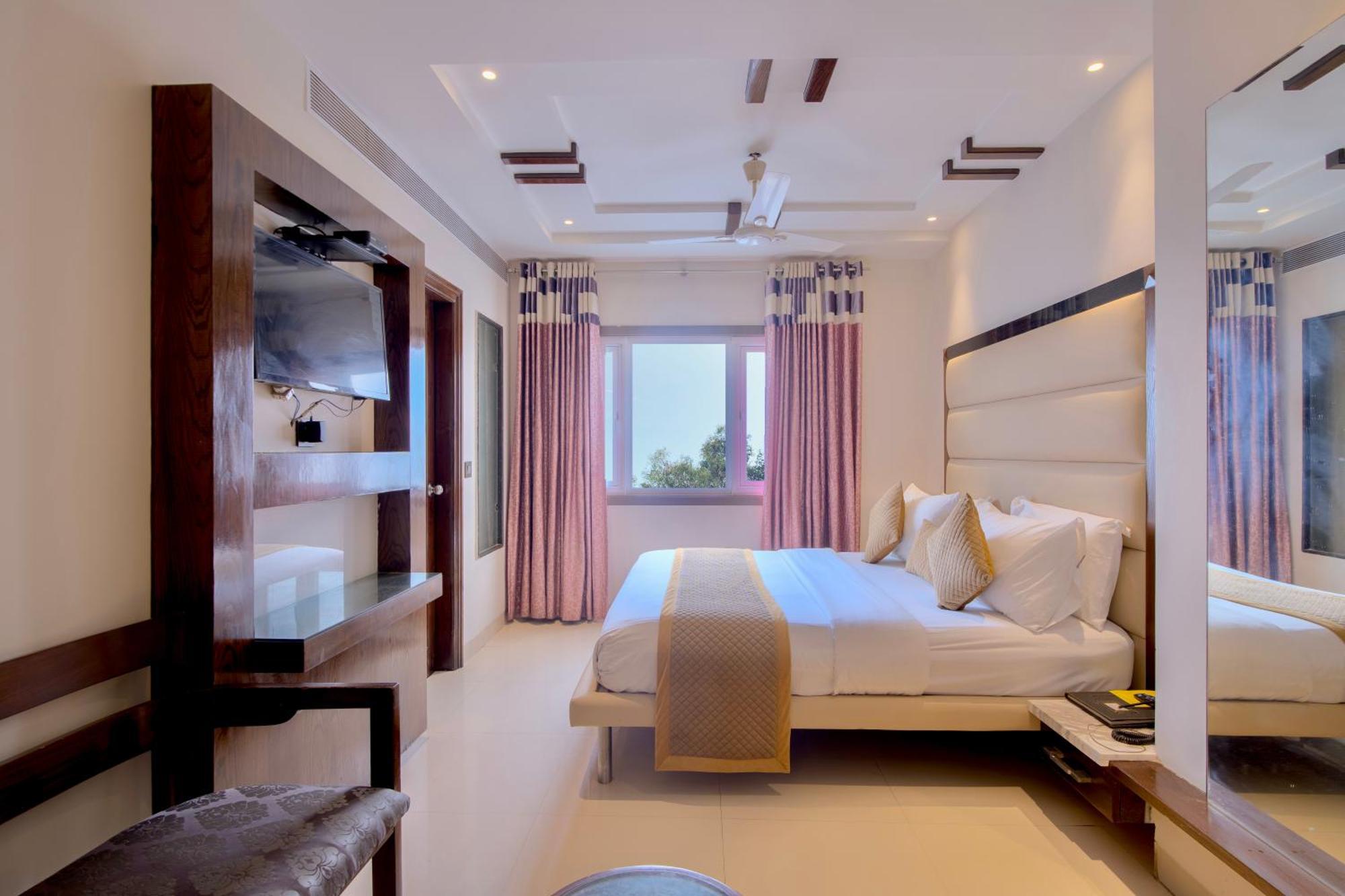Empire Suites, Új-Delhi Kültér fotó
