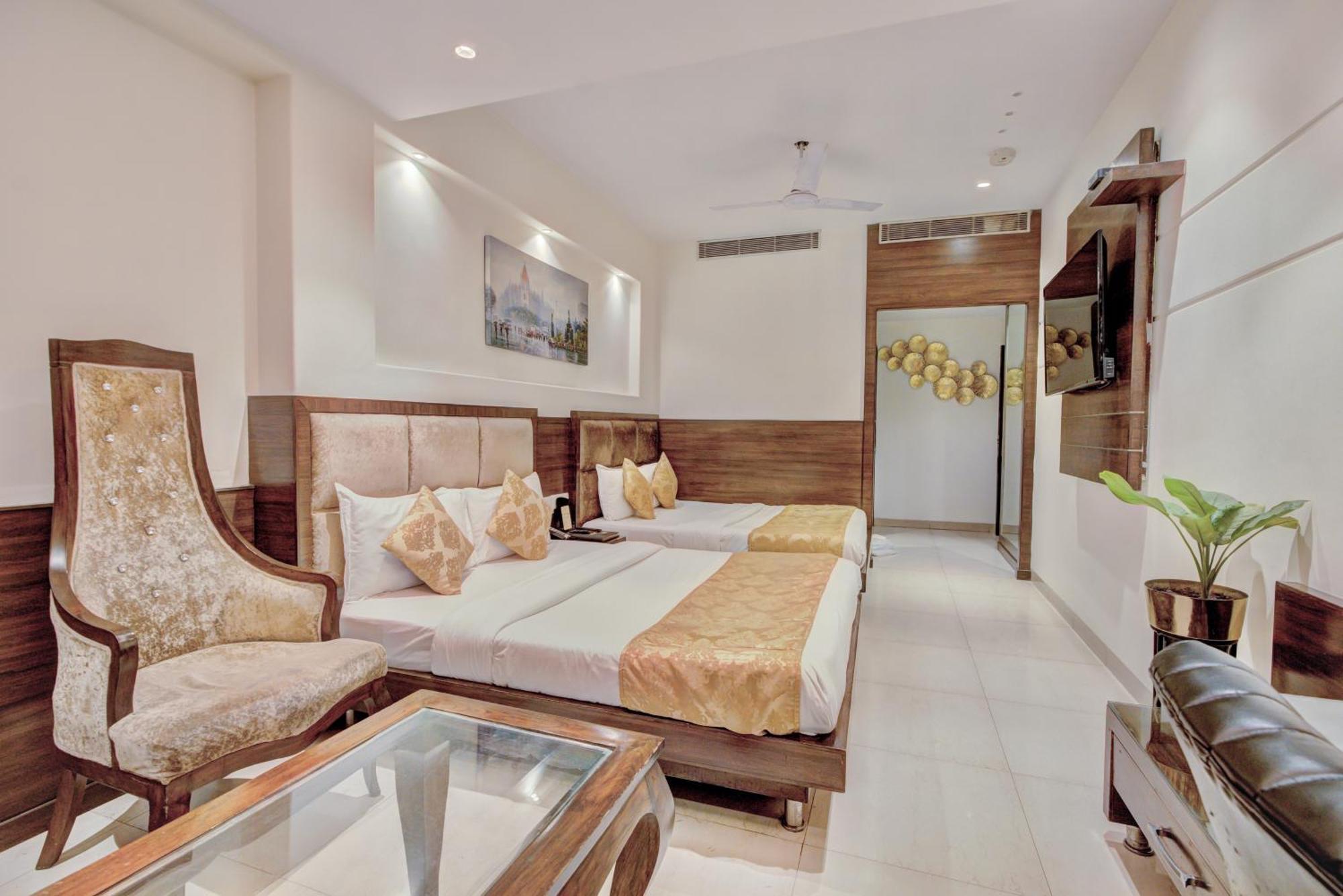 Empire Suites, Új-Delhi Kültér fotó