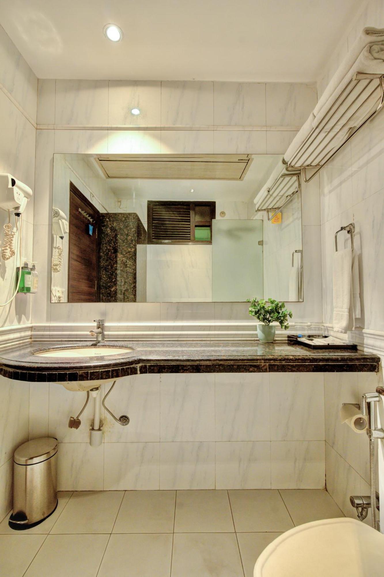 Empire Suites, Új-Delhi Kültér fotó