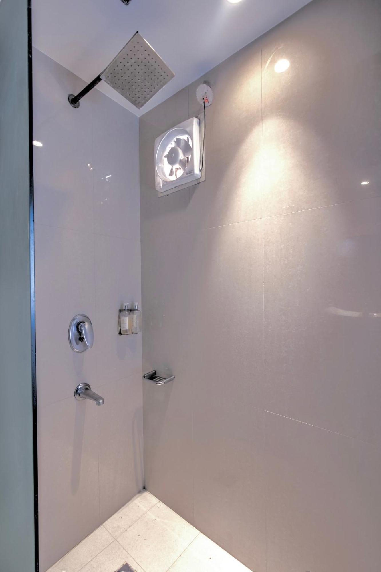 Empire Suites, Új-Delhi Kültér fotó
