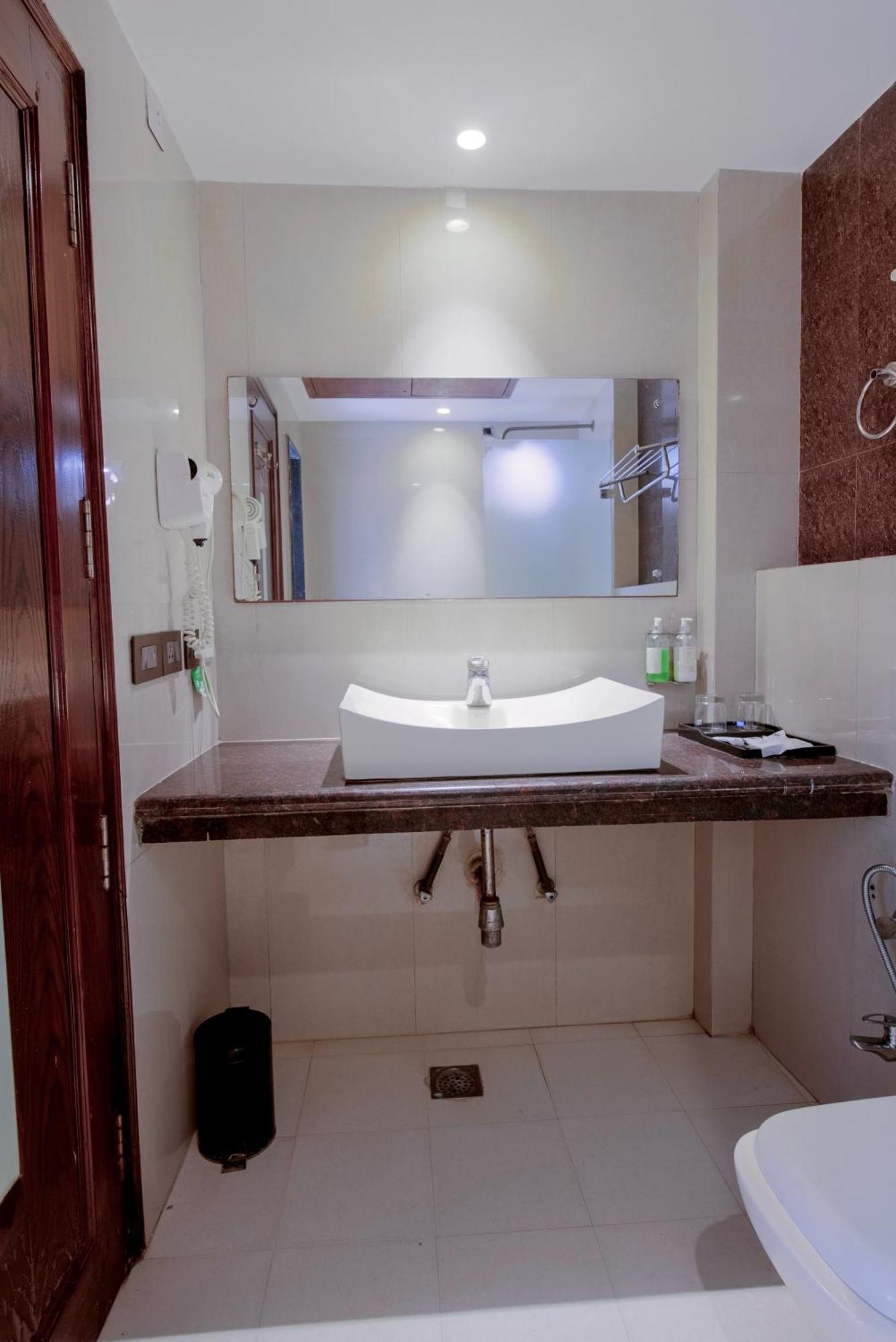 Empire Suites, Új-Delhi Kültér fotó